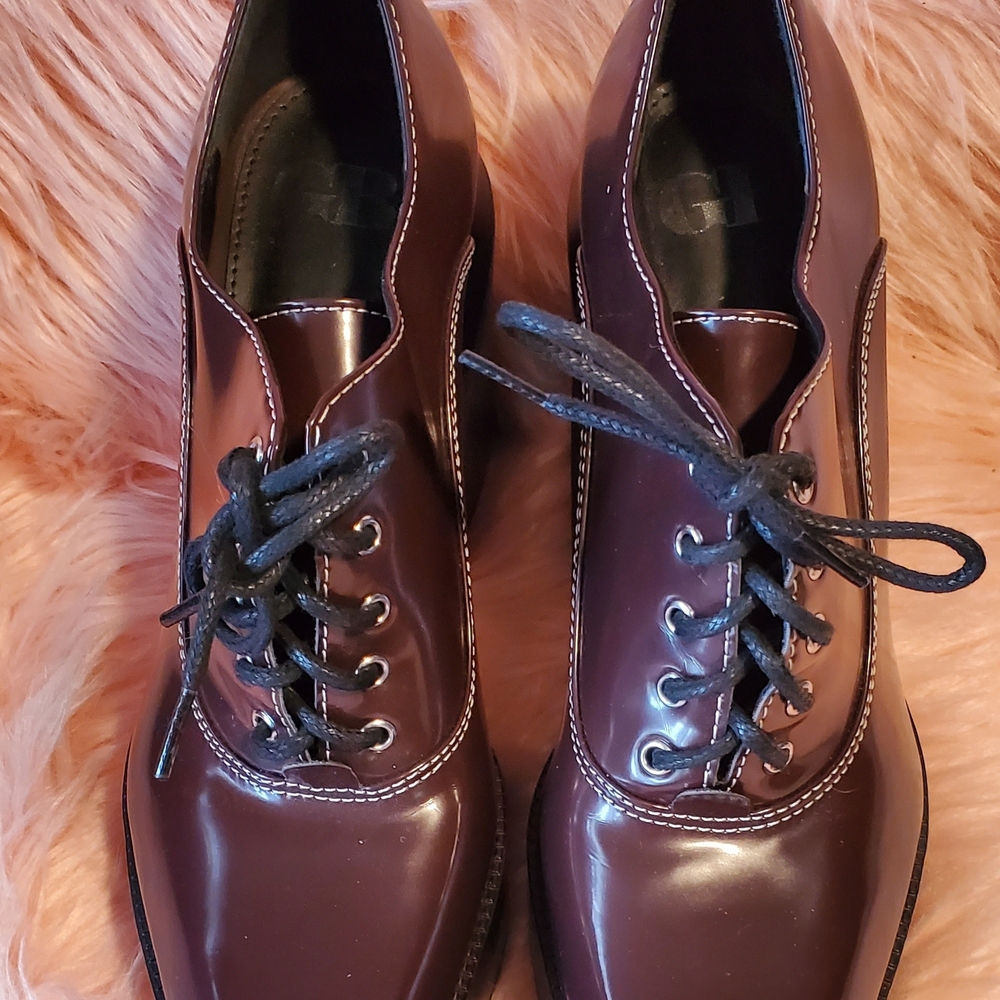 Gianni Bini Mazzen "City-Girl" Oxford Platform Pumps.